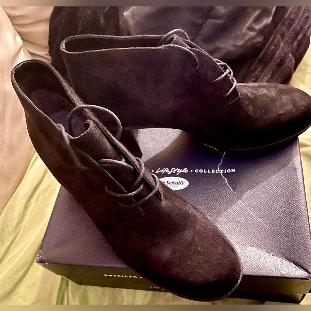 BRAND NEW Dr. Scholls Later Suede Booties